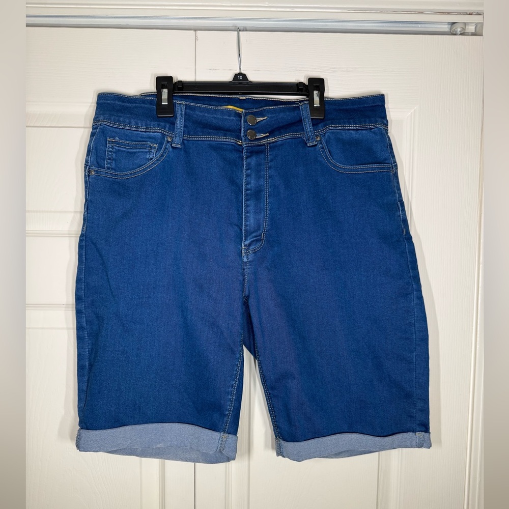Wax Jean‎ Women’s Push Up Bermuda Jean Short Size 3X